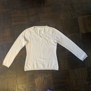 Qi Cashmere v neck oatmeal sweater size S